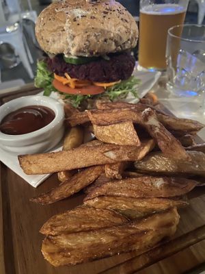 Burger  at Ebb and Flow Darwin in Larrakeyah