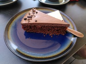 Schokomoussetorte (vegan) at Die Goldammer in Diessen Am Ammersee