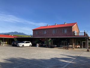 Outside at Wàng Yōu Yuán MínSù 忘憂園民宿 in Fuli