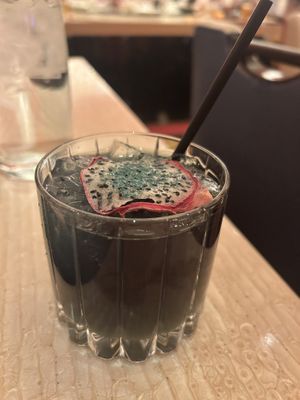 Butterfly pea tea whiskey sour  #Veganuary at Wynn Hotel - Wazuzu in Las Vegas