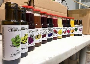 Cold pressed juices at Tłocznia Chocznia in Chocznia