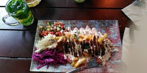 Austernspieß-Teller und Ingwer-Minz-Tee at Dominion Food Revolution in Frankfurt