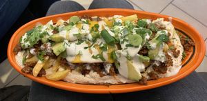 Hackpommes mit Käse und 🥑  at Dominion Food Revolution in Frankfurt