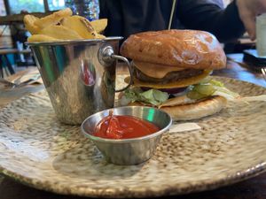 Beyond burger mit Käse    at Dominion Food Revolution in Frankfurt