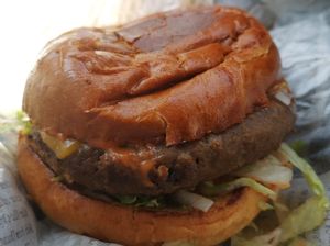 Rainers Moving Mountains Burger w/'cheese' at Dominion Food Revolution in Frankfurt