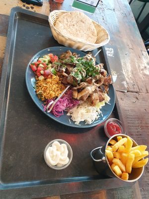 Dominion mix + fries at Dominion Food Revolution in Frankfurt