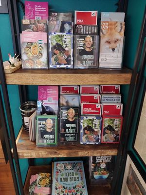 Some (german) brochures related to veganism #Veganuary at Dominion Food Revolution in Frankfurt