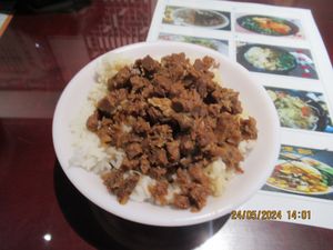 Vegan pork rice (40TWD) at Tiān Cí Bǎo Xuān 天慈寶軒 in Yuli