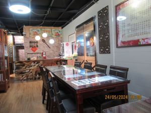 Inside at Tiān Cí Bǎo Xuān 天慈寶軒 in Yuli