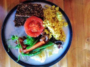 big vegan breakfast at Twisted Tomato in Auckland