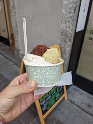 Almond, Pistacchio and Chocolate at Gelab Gelateria in Como