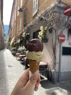 Pistachio, chocolate ice cream in cone  at Gelab Gelateria in Como