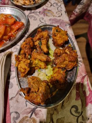 Antipasto di frittelle di farina di ceci e verdure miste speziate at Punjabi Ristorante Indiano in Sarzana