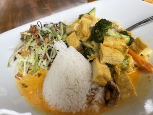 Kokos- Curry mit Gemüse und Tofu   at Herr Dang in Potsdam