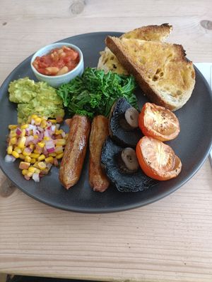 Vegan full breakfast at The Pantry 8020 in Misterton