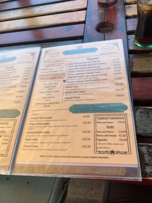 Menu very disappointing. Doesn’t show anything like happy cow post. French fries and salad is pretty much only option. No pizza, hamburger as stated.  at Simple & Natural in Lanzarote