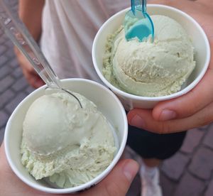 kokos-pistazien-eis at Eiscafé Incontro in Freiburg