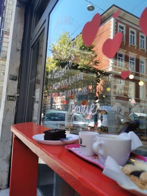 Due to covid they have some nice benches and tables outside at I Dolci di Fulvio in Trieste