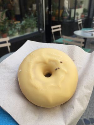 Passion fruit doughnut (April 2021)
Dona de maracuyá at Seed in Luxembourg City