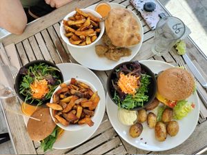 Chili Cheesy burger + Mango Vietnamese burger + Pita  at Seed in Luxembourg City