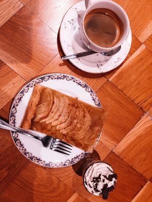 Coffee & Apple Tarte at Seed in Luxembourg City