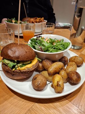 Délicieux et assiette copieuse at Seed in Luxembourg City