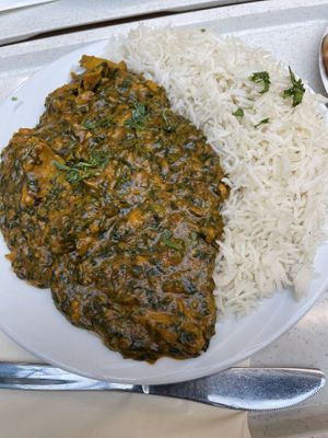 Vegan chicken with spinach  at Veggie House in Weiterstadt
