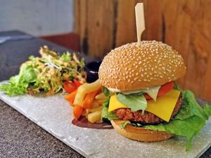 Vegetarian Angus Beef Burger 安格斯素牛肉漢堡包 at Green Entrance 入素 in New Territories