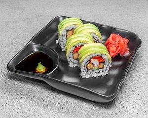 Veggie Eel Rolls with Avocado 素鰻魚牛油果卷 at Yummy Station 知味駅 in Kowloon