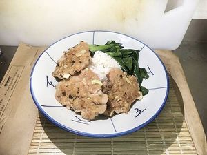 Pan-fried Minced Pork Rice 生煎肉餅飯 at Yummy Station 知味駅 in Kowloon