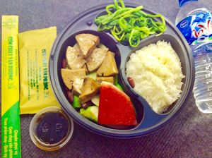 Takeaway set at Van Phong in Hanoi