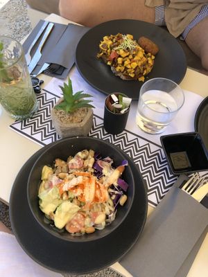 Scramble toast and bowl with rice noodles & tofu at Fotis All Day Bar in Naoussa