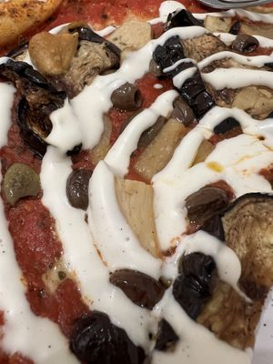 Vegan stracchino, mushrooms, olives and aubergine pizza  at 85 pizza in Milan