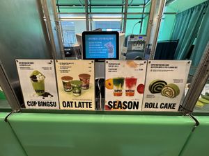 Order counter   at Super Matcha 슈퍼말차 in Seoul