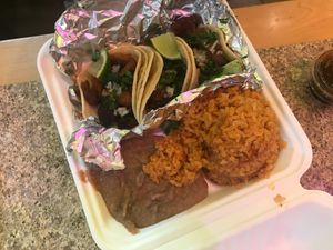 Street taco plate at Gordos Mexican Food in Waialua