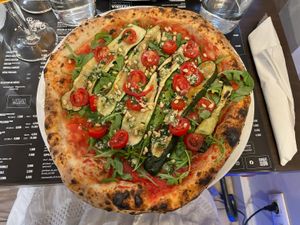 Vegana pizza (without mushrooms)  at Pizzeria d'Alexis in Toulouse