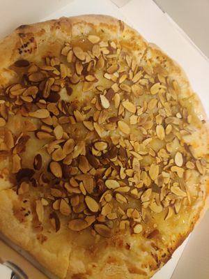 Gorgonzola Pizza at Style Vegan - 스타일비건 in Seoul