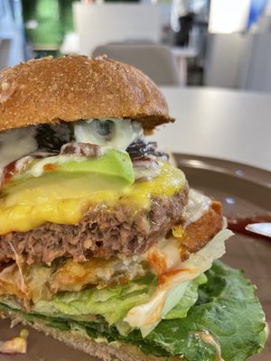 Vegan wasabi avo burger - cut open   at Style Vegan - 스타일비건 in Seoul