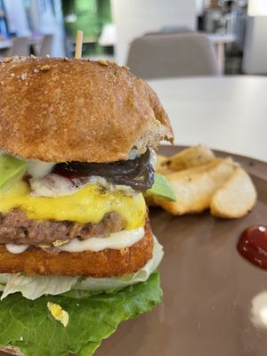 Vegan wasabi avo burger   at Style Vegan - 스타일비건 in Seoul