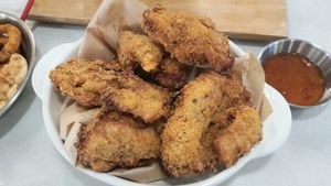 Vegan fried chicken (5 HUGE pieces) at Style Vegan - 스타일비건 in Seoul