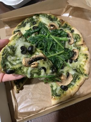 Basil Pesto Pizza at Style Vegan - 스타일비건 in Seoul