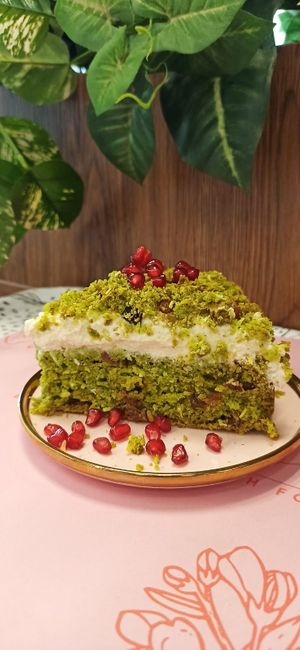 Spinach sweet cake with the vanilla vegan cottage at Patison in Gdansk
