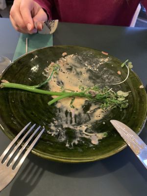 Foto te laat getrokken😄broccolini met tahini  at Vangroenten in Hasselt