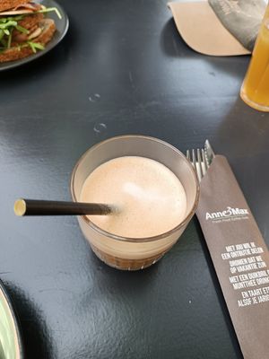 Vegan iced coffee with nut milk at Anne&Max in Alkmaar