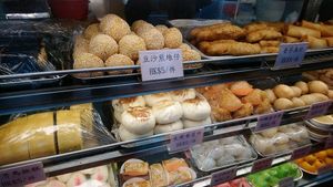 Snacks at Tsui Lin Vegetarian 翠蓮素食 in New Territories