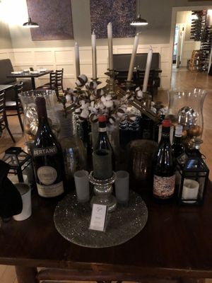 Decor   at Tony & Nick's in Kingston