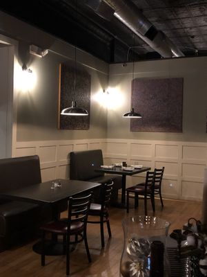 Atmosphere   at Tony & Nick's in Kingston