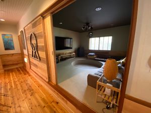 Fun room! With large screen tv, Natalie, Amazon Prime, PlayStation, karaoke and more at Onpoint Madarao in Myoko