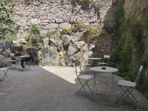 Outdoor space at Maria Limão in Porto