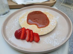 Pancake with salted caramel at Maria Limão in Porto